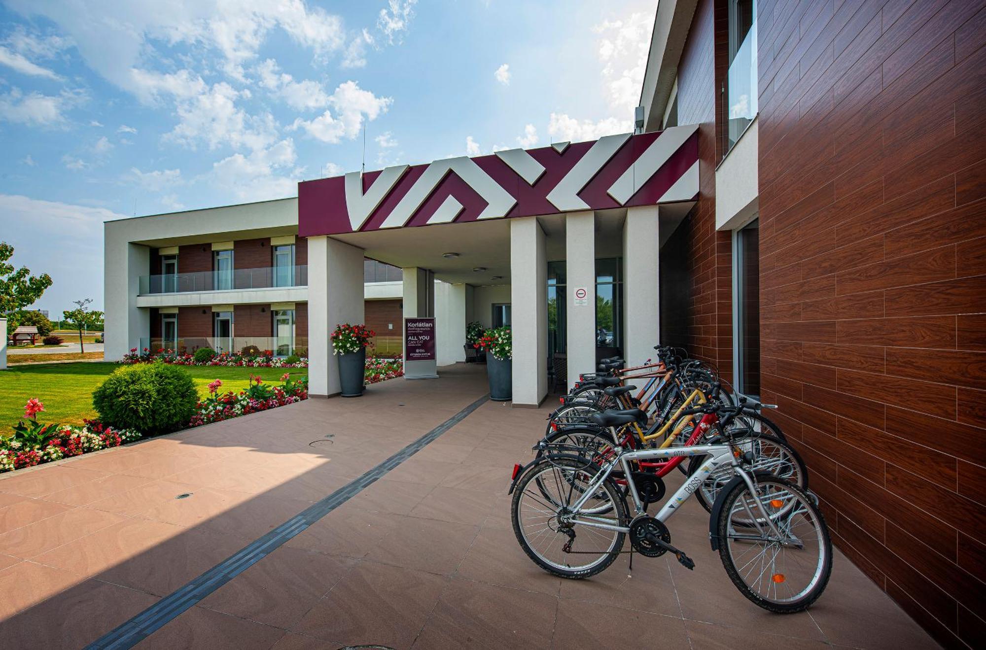 Outlet Hotel Polgar Exterior photo